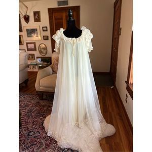 BEAUTIFUL Vintage Tosca Lingerie Negligee Nightgown Set